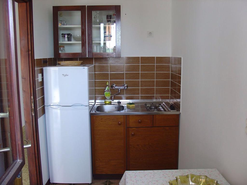 Apartments And Rooms Mirjana Bibinje Exterior photo