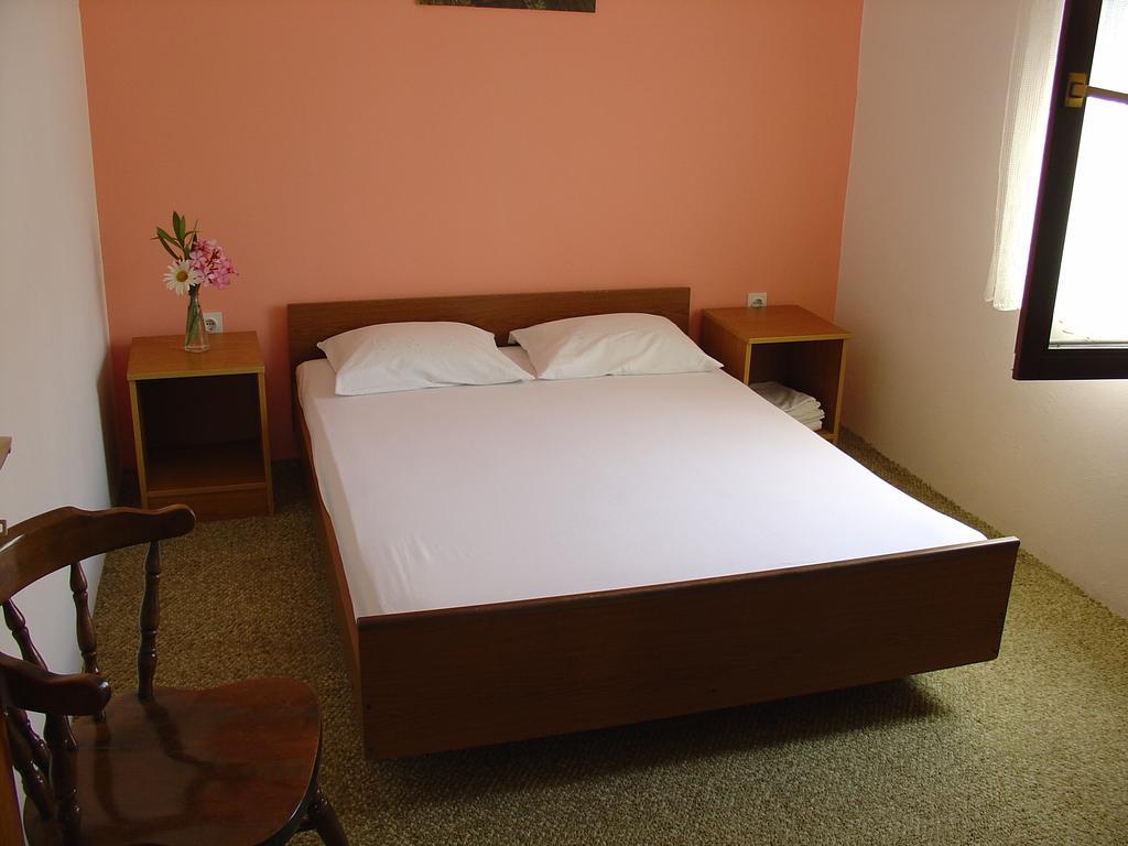 Apartments And Rooms Mirjana Bibinje Exterior photo